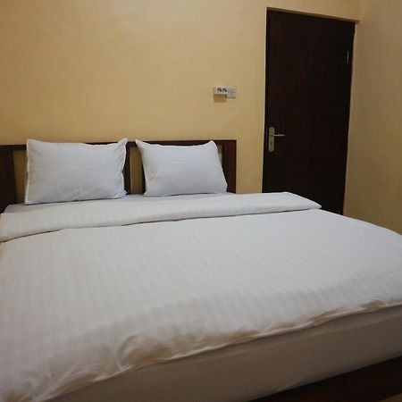 Tange Guest House Ruteng Bagian luar foto