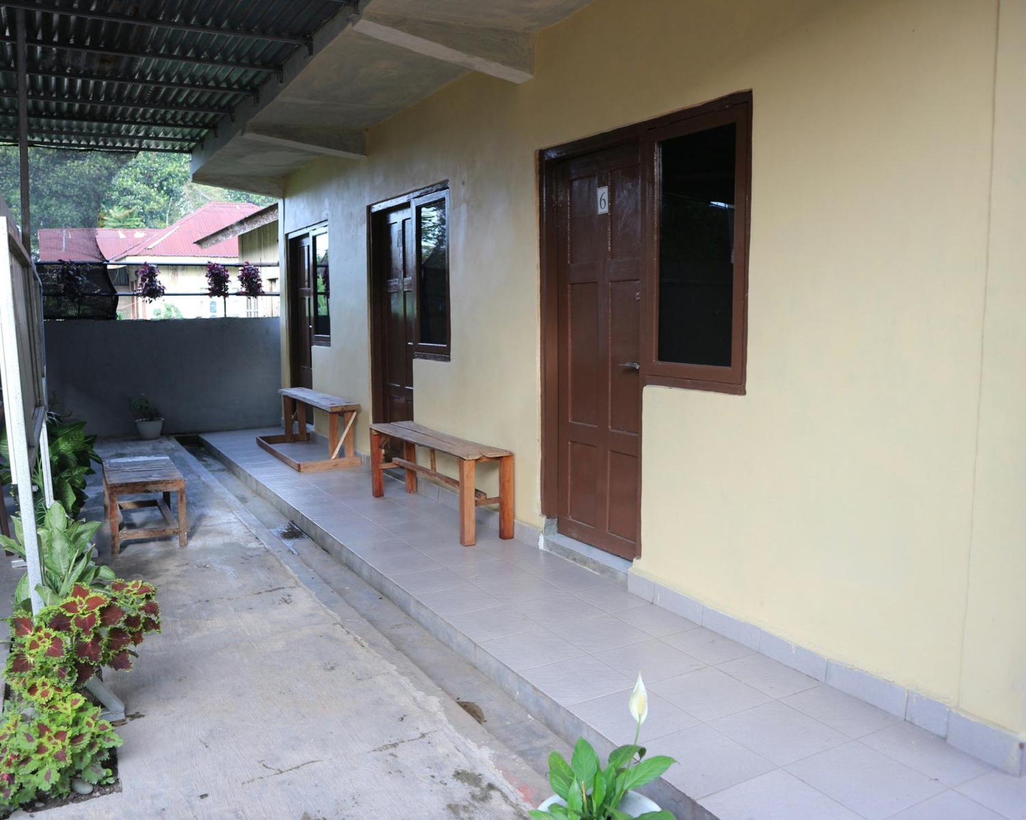 Tange Guest House Ruteng Bagian luar foto