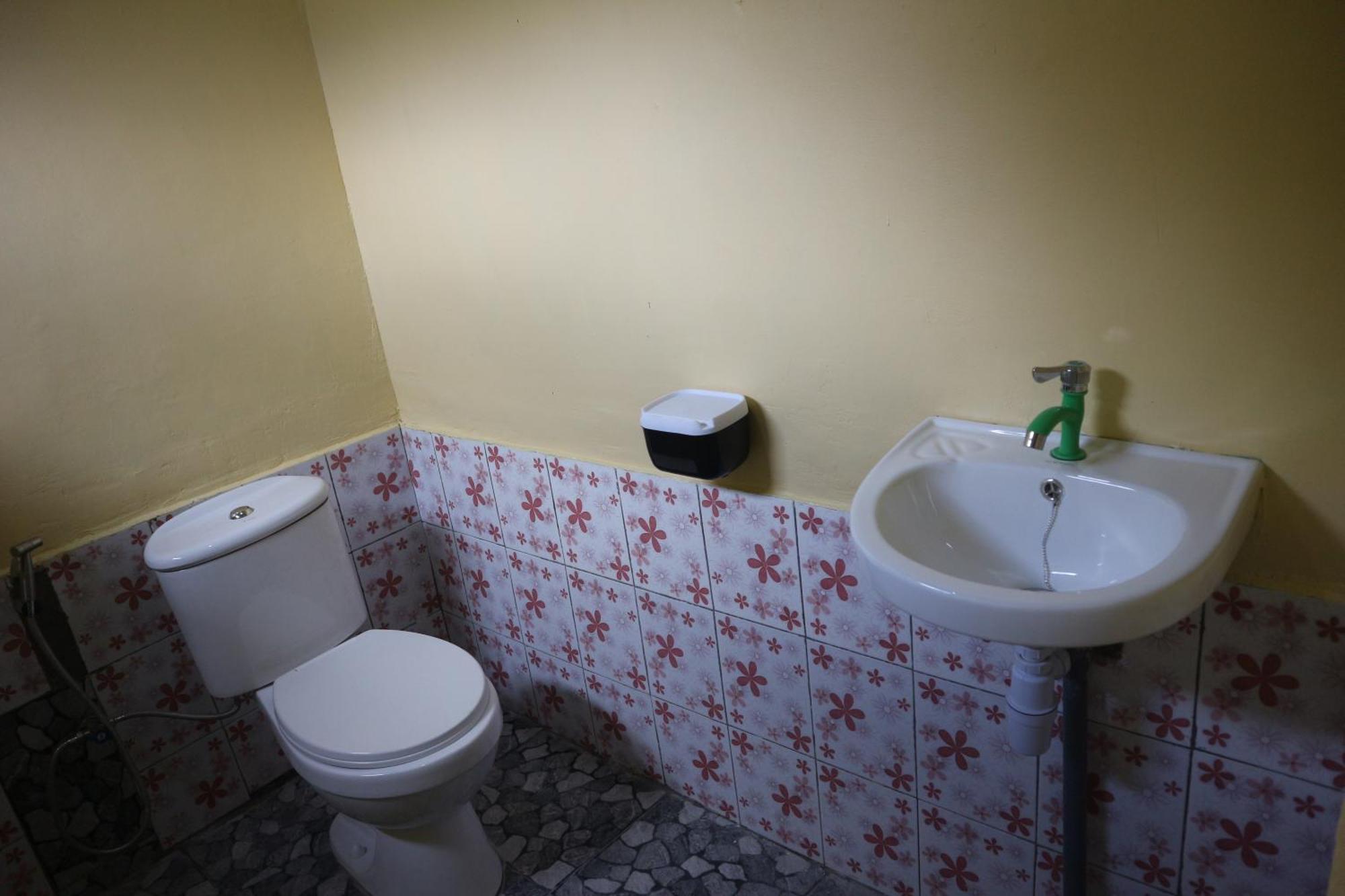 Tange Guest House Ruteng Bagian luar foto