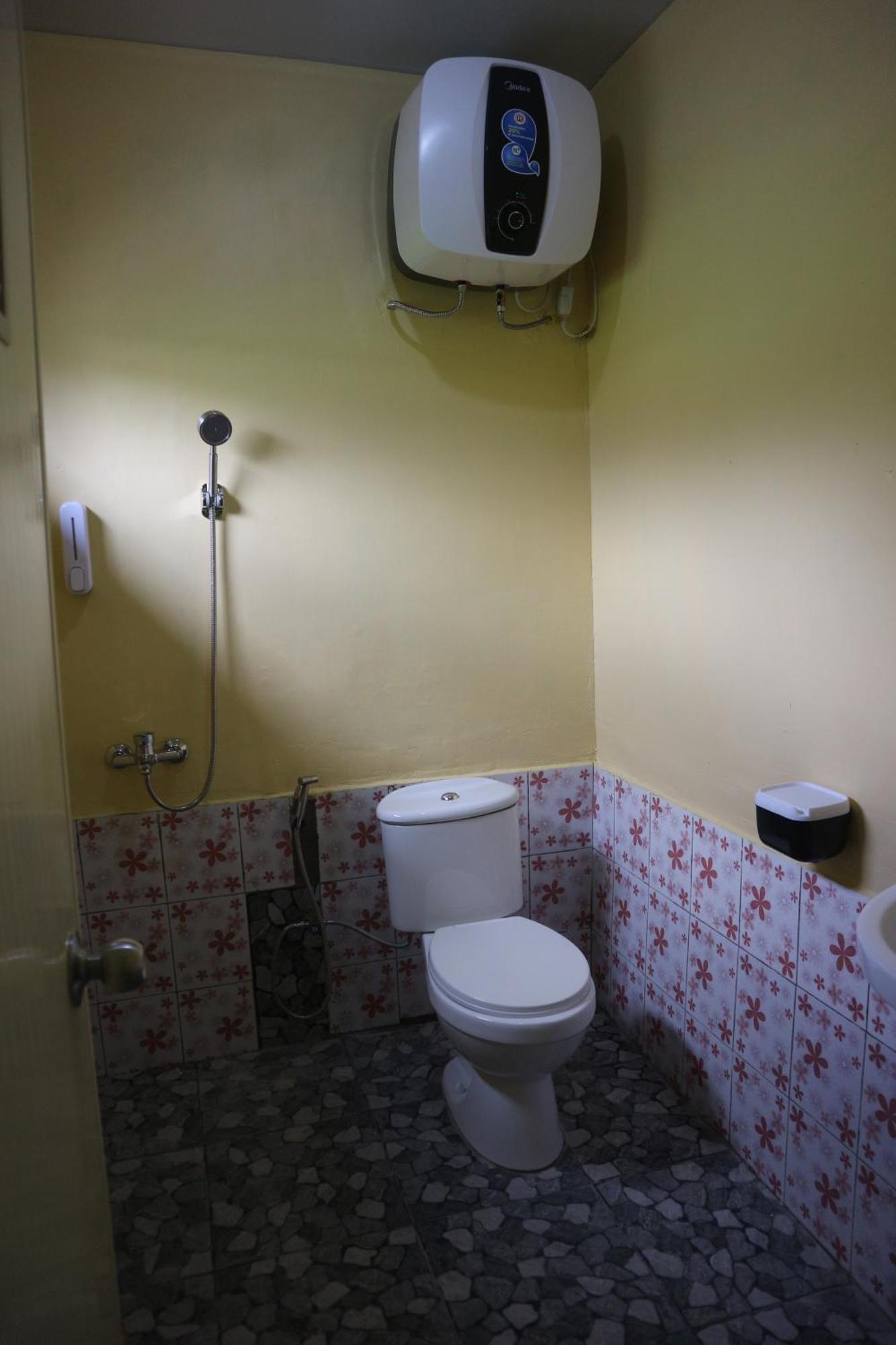 Tange Guest House Ruteng Bagian luar foto