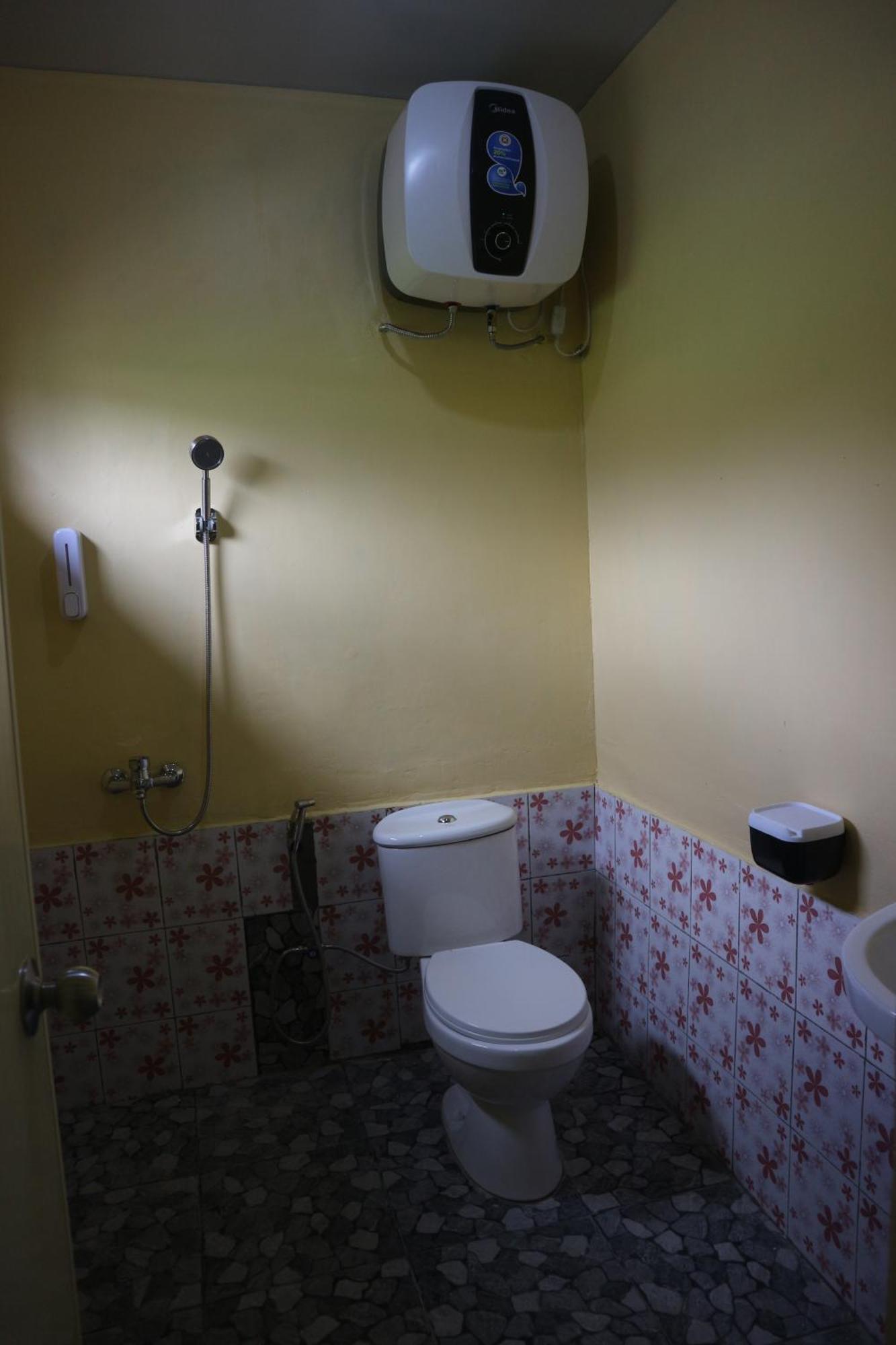 Tange Guest House Ruteng Bagian luar foto